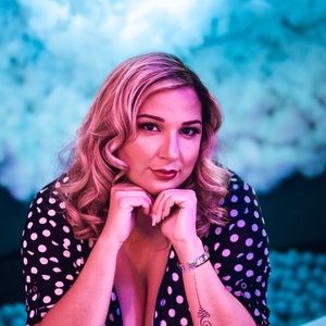 Meet your Posher, Dianil